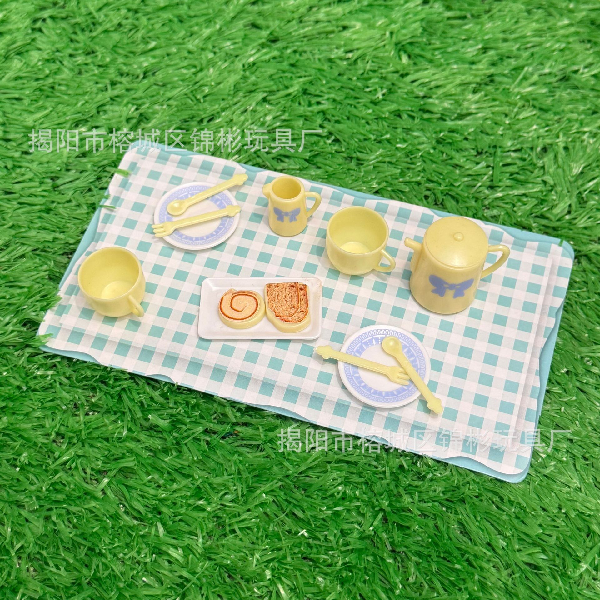 Wholesale Miniature food toys afternoon tea breakfast bread tea cs Doll Aessories