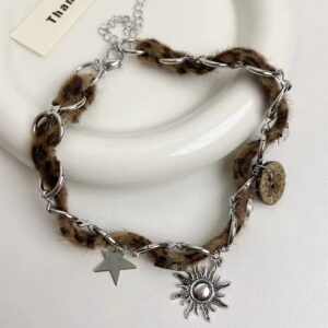 Wholesale Vintage Maillard Collar Plush Sunflower Pendant Necklace