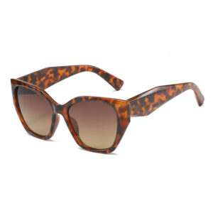 Bean flower framed tea slices