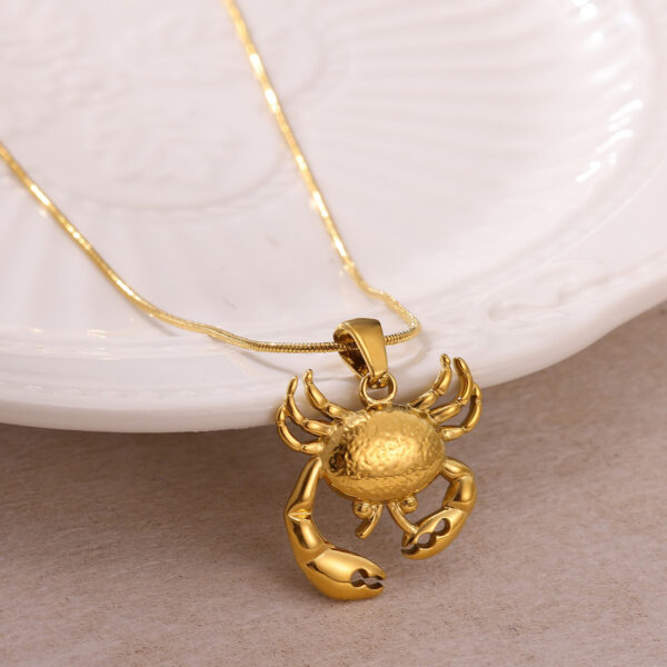 Wholesale stainless steel gold-plated crab fish pendant animal clavicle necklace
