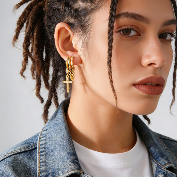 Wholesale Diamond studded irregular claw shaped tassel earrings