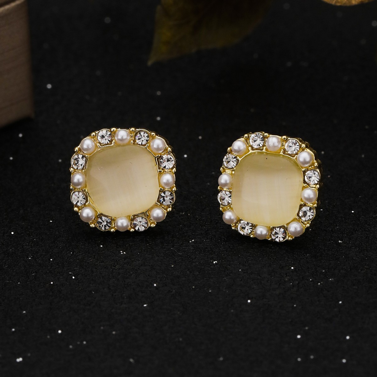 Wholesale Cubic sugar cat's eye stone diamond pearl earrings women's light luxury high-ll gentle temperament earrings fashion all-match earrings