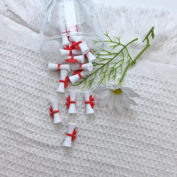 Wholesale 10pcs 3D Graduation Gift Silicone Beads