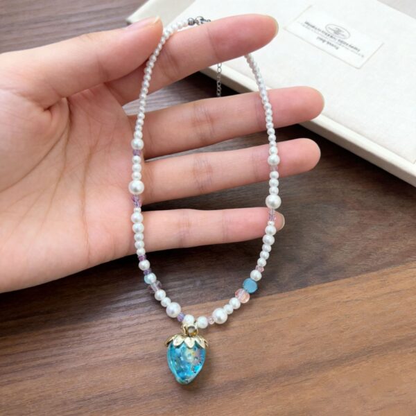 Wholesale Sweet bead colored strawberry pearl necklace