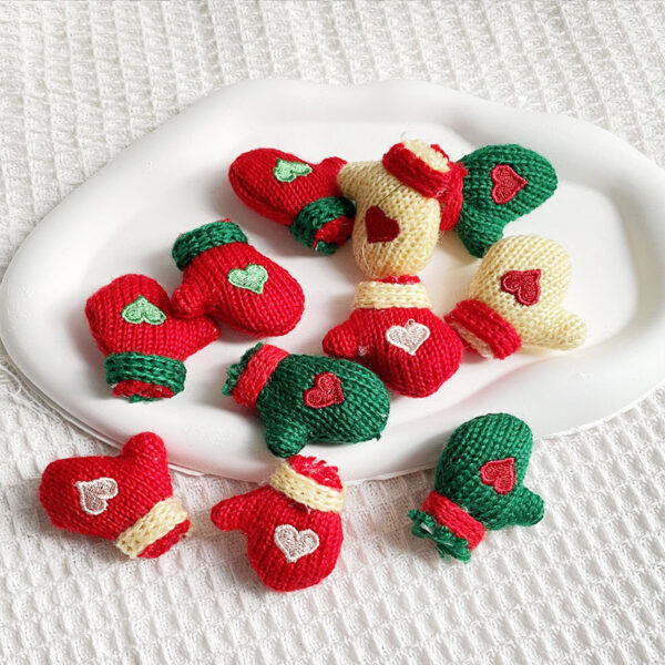O1CN01oTUTeV2IpUADGpAzz_2211155479335-0-cib Wholesale Christmas DIY Wool Mini Knitted Finger Hat Doll Accessories