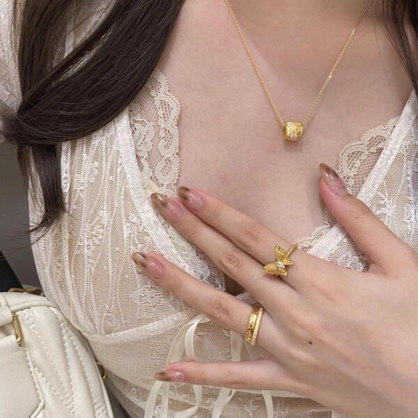 Wholesale Gold brushed waist tube octagonal titanium steel necklace