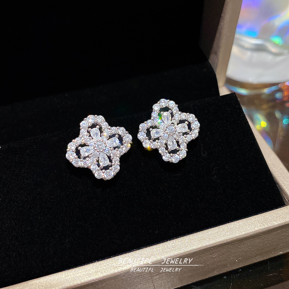 Wholesale Flower Earrings Luxury Earrings Ear Studs