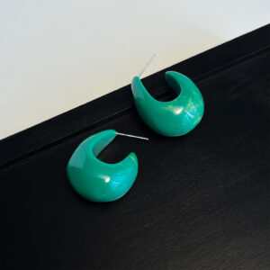 Sniffing green teardrop shape