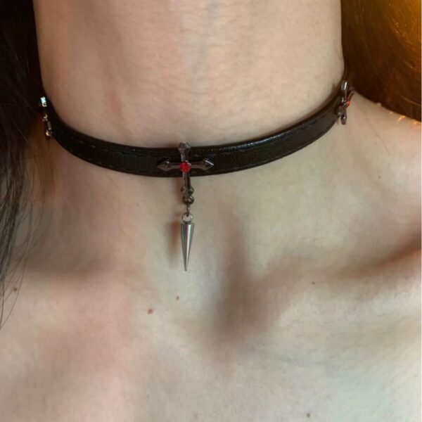 O1CN01od32Mc1l5L4xlZ1iA_2216005864767-0-cib Wholesale Gothic style red cross dark long necklace