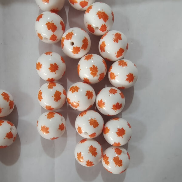 O1CN01ohzwo11QErIIiCsVg_2201245431945-0-cib Wholesale 5pcs 20mm Acrylic Orange Small Maple Leaf Print Beads