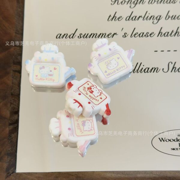 Wholesale 10pcs Chef Hat Cartoon Cat Bread Maker Acrylic Beads