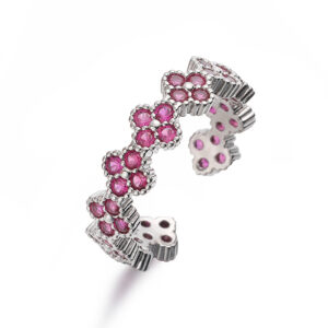 White gold rose diamond four-leaf clover ring