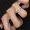 Wholesale Fresh and simple silver daisy ring niche design light luxury finger ring