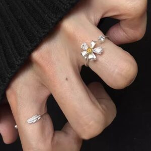 O1CN01p4bRV01mGA95t394b_2215649434926-0-cib Wholesale Fresh and simple silver daisy ring niche design light luxury finger ring