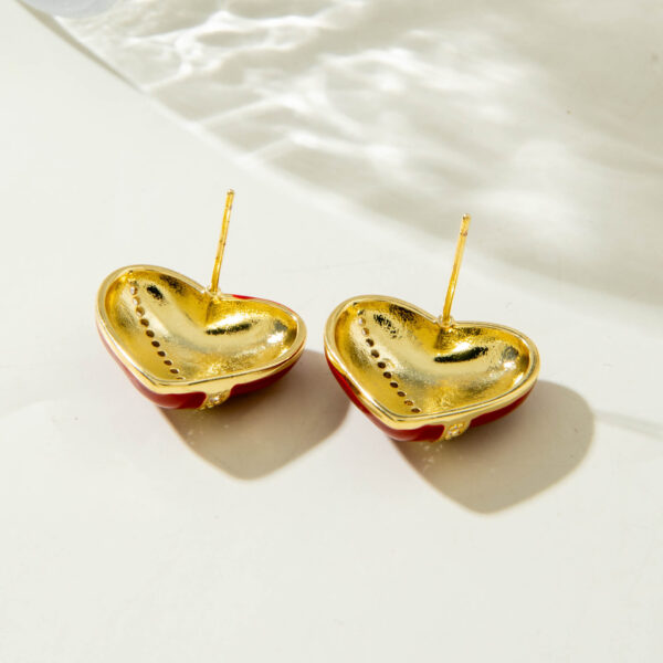 Wholesale Autumn and Winter Retro Diamond-Encrusted Peach Heart Earrings