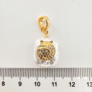 Lucky Cat (Natural Pearl)