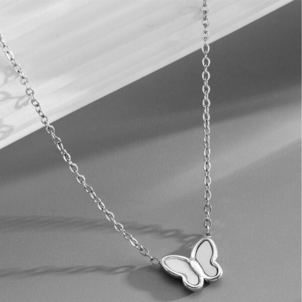 O1CN01pR3Iez258LxmM05nQ_2218546207481-0-cib Wholesale Titanium Steel White Shell Butterfly Necklace