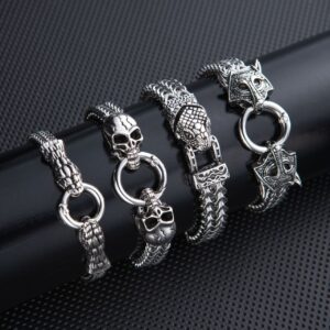 Wholesale Europe and the United States cross-border hot men's bracelet vintage punk stainless steel snake head beast skull bracelet does not fade