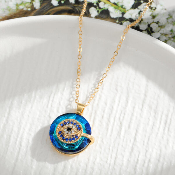 Wholesale Devil's Eye Alloy Necklace Blue Eyes Crystal Sweater Chain