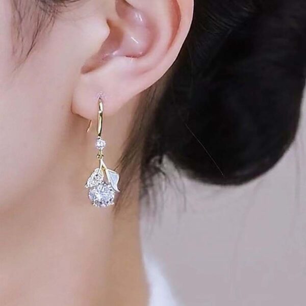 Wholesale Chinese Valentine's Day Popular Mid-Century Style Earrings, Light Luxury and Versatile Zircon Earrings, Niche Design Seaside Vacation Earrings