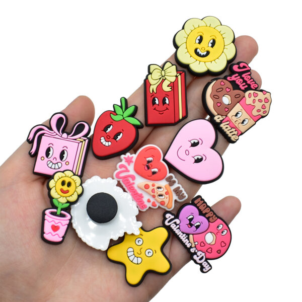 Wholesale Random 100pcs Valentine's Day series diverse cartoon Croc Charms