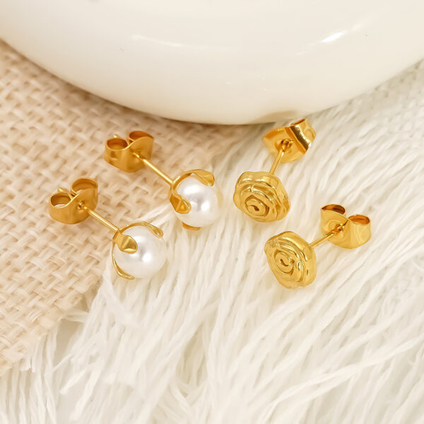 Wholesale Gold Imitation Pearl Rose Stud Earrings