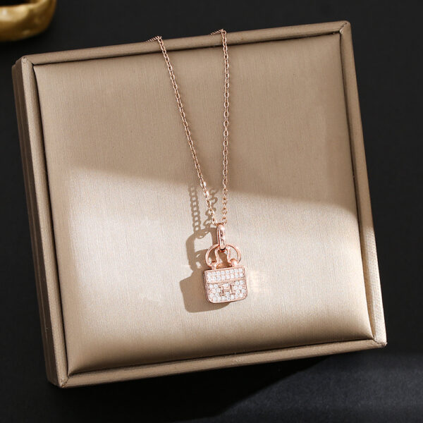 O1CN01qVjeD41DZNx3h6IT4_2215855870230-0-cib Wholesale Gilded H Bag Titanium Steel Necklace for Women
