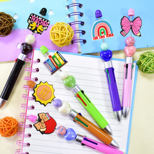 O1CN01qWmqFk28wE25fyiH5_2218983507996-0-cib Wholesale Random 100pcs Learning Series Cartoon Focal Beads