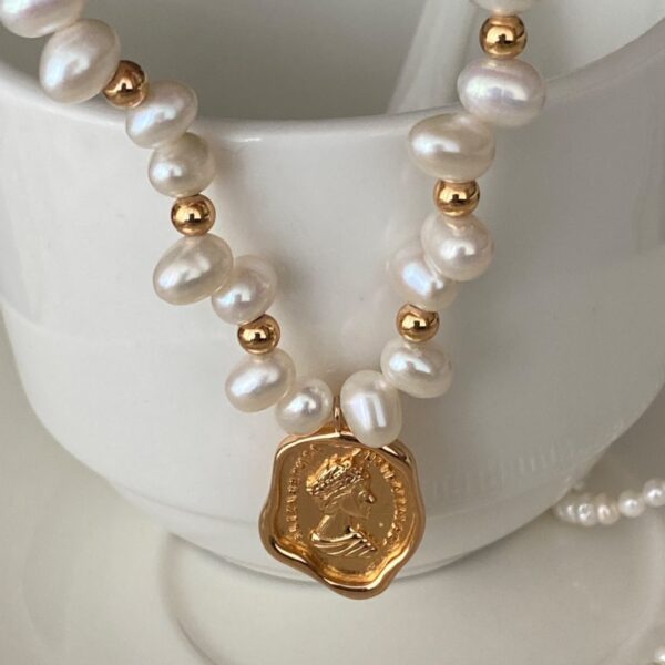 O1CN01qXmfEB1W1vrTZgQmu_2218534612729-0-cib Wholesale Fashionable Pearl Stone-Shaped Pearl Necklace