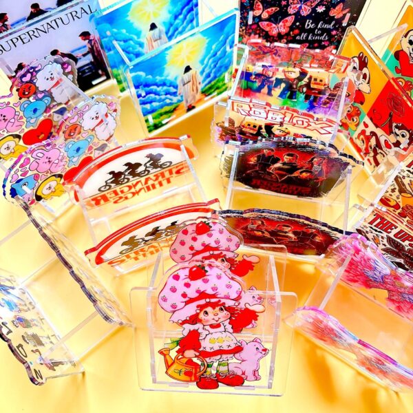 Wholesale Cute cartoon 10cm acrylic pen holder/pencil case/stationery organizer.