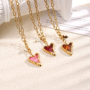 O1CN01qqYhyc1nmy74CoTfB_2217967715133-0-cib Wholesale Acrylic heart pendant necklace