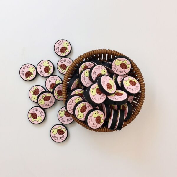 O1CN01r2hprY2FO3ehFW7OU_2216349148869-0-cib Wholesale 10PCS Little Turtle Letter Silicone Cartoon Beads