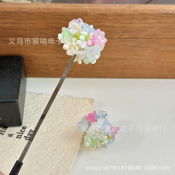 O1CN01r8YJXI1g1bndixcCt_2215525424082-0-cib Wholesale Pink and Green Fresh Flower Cluster Clay Through-Hole Beads DIY
