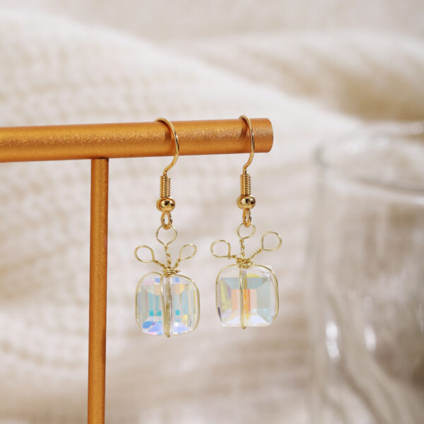 Wholesale Designer Colorful Glass Handmade Gift Box Earring Hook