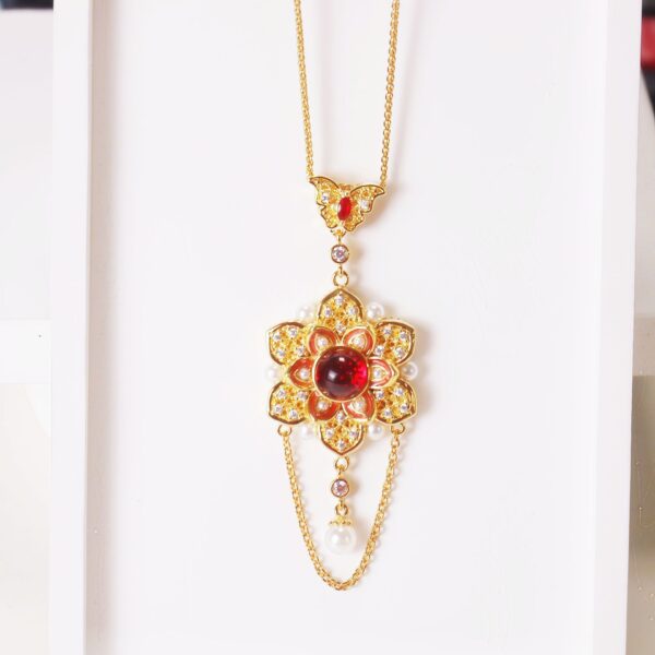 Wholesale Gold Heart Pendant Necklace Luxury Choker