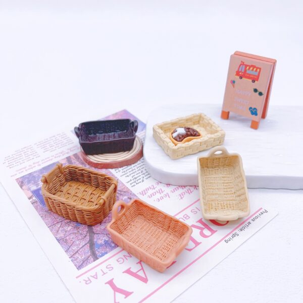 Wholesale Simulation bread basket resin accessories