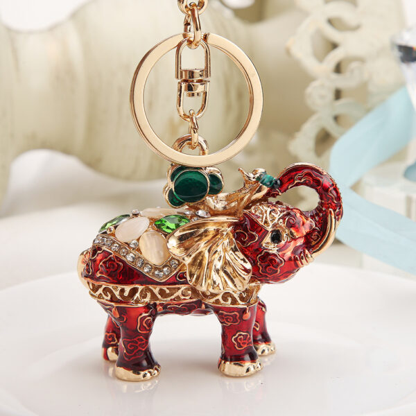 Wholesale cute elephant pendant alloy keychain