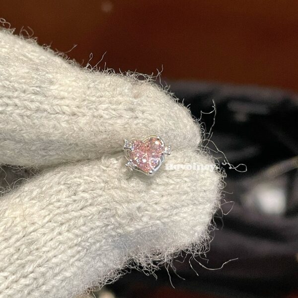 Wholesale Sweet and cool heart-shaped zircon earrings