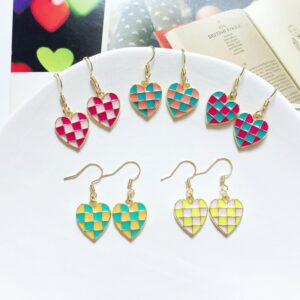 Wholesale Checkered dopamine contrasting heart-shaped earrings