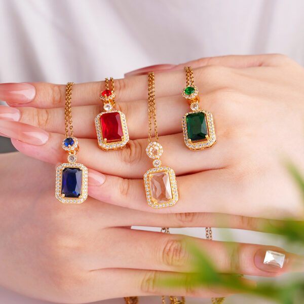 Wholesale Necklace Women's Perfume Bottle Pendant Stainless Steel Clavicle Necklace