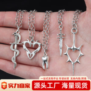 O1CN01s7A7Zf1VOXu3Jm7dV_2220970372643-0-cib Wholesale Punk Snake Entangled Sword Retro Dark Silver Necklace