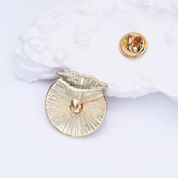 O1CN01s8Bgy81g3RGbTC2cg_2217541994086-0-cib Wholesale RN First Aid Medical Star of Life Brooch Badge Accessories