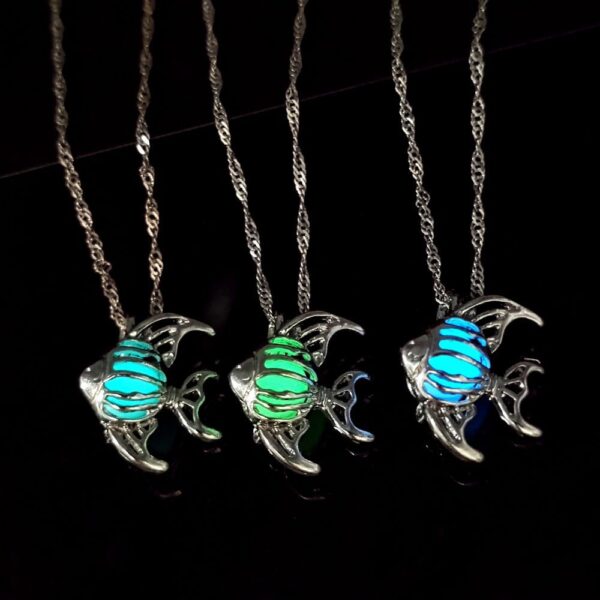 O1CN01sAjiQy2IVKeHOV3yi_3919529291-0-cib Wholesale Alloy Luminous Small Fish Necklace Summer