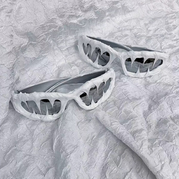 Wholesale Fashion avant-garde personalized handmade sunglasses unique styling hipster glasses creative punk style catwalk sunglasses for men and women