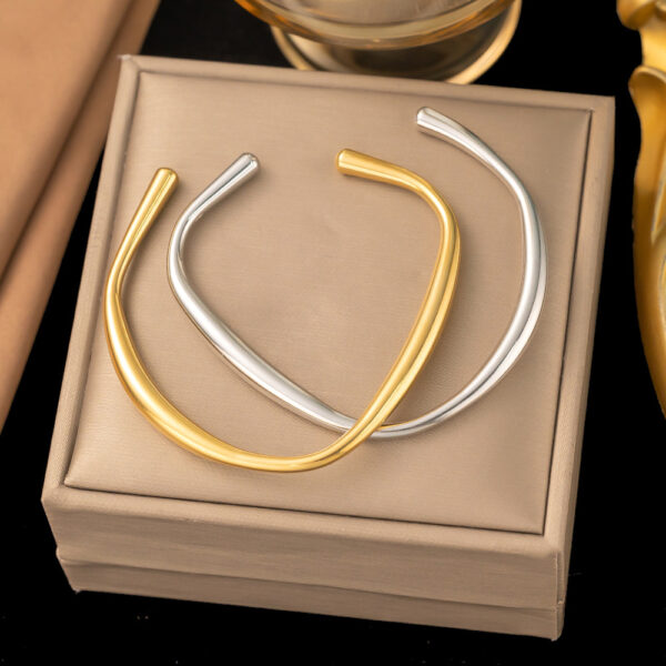 Wholesale Irregular smooth plain ring asymmetric bracelet