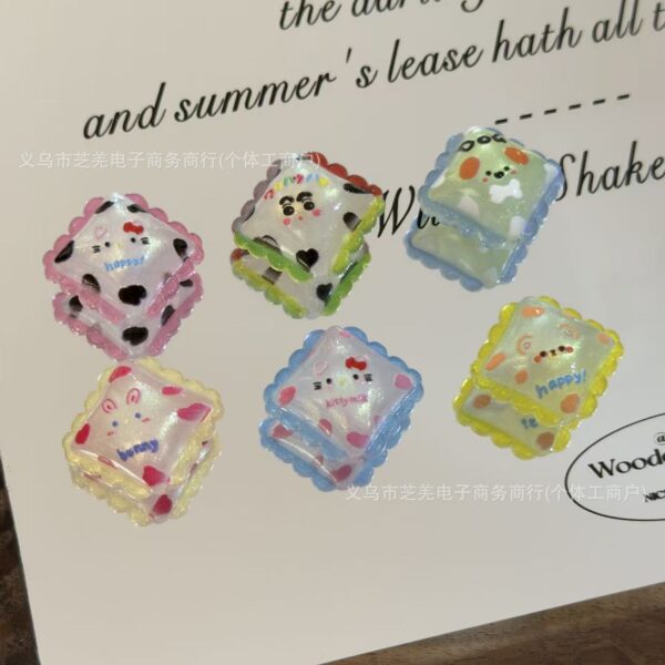 O1CN01sJafIc1xmBbkCNYss_2221442006485-0-cib Wholesale 10pcs Cartoon Fine Sparkling Lace Diagonal Pillow Acrylic Beads