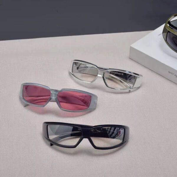 Wholesale Silver Light Technology Style Square Reflective Silver Frame Glasses