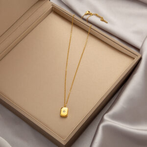 Square Mang Star Necklace