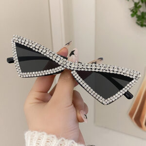 Chain - black and white