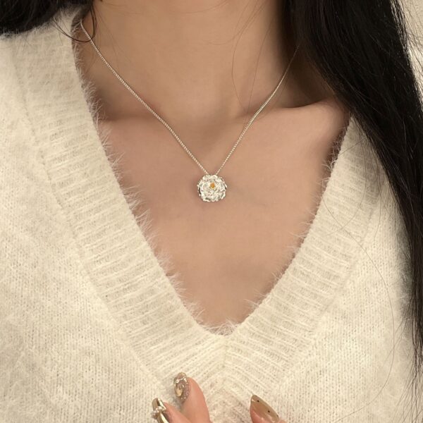 Wholesale Peony pendant necklace